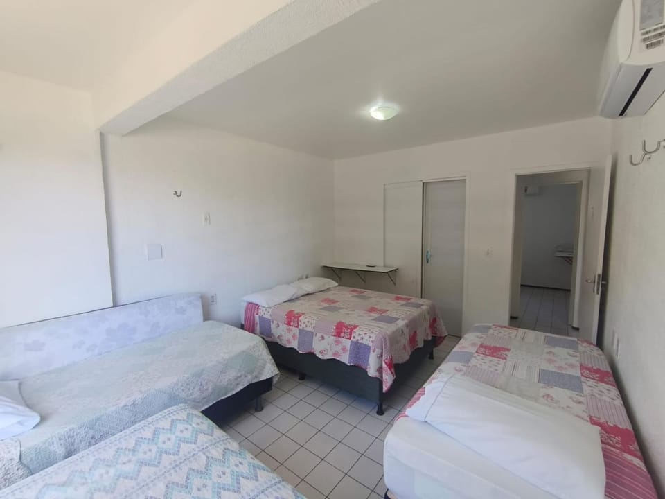 Bed, Photo of the whole room, Bedroom, air conditioner