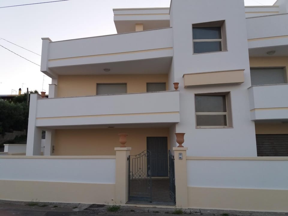 Property building, Facade/entrance
