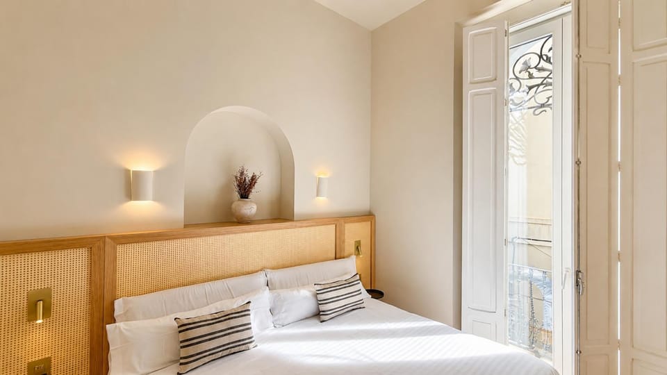 Bed, TV and multimedia, Photo of the whole room, Bedroom, Street view, air conditioner