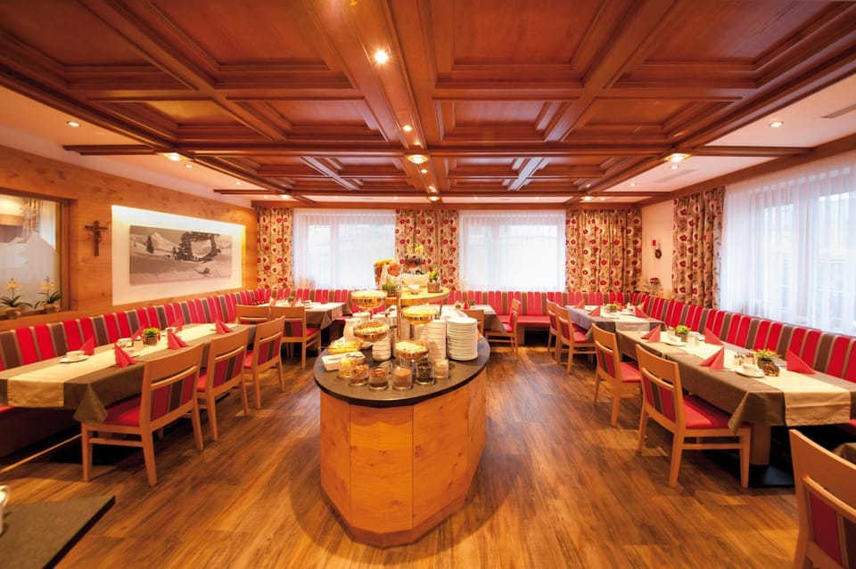 Breakfast, Buffet breakfast