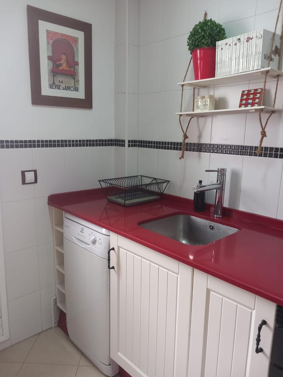 Kitchen or kitchenette