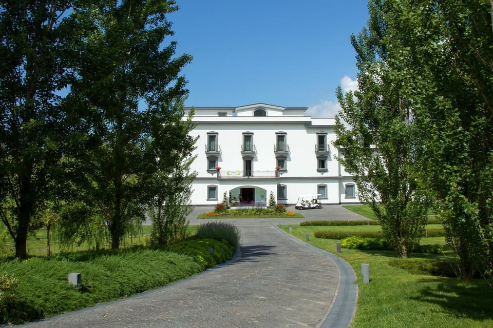 Property building, Facade/entrance, Garden