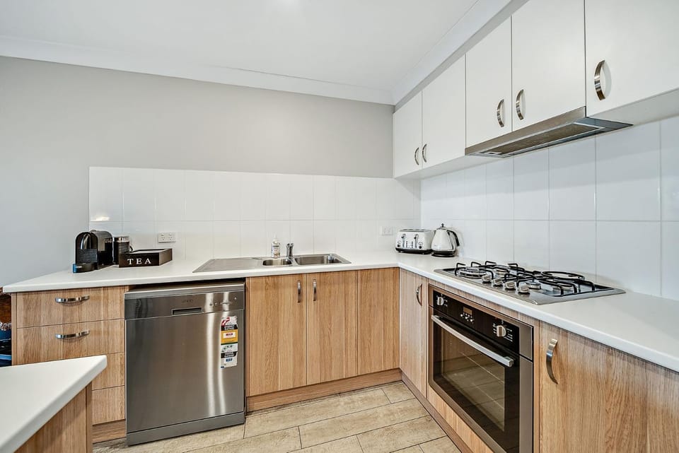 The Mountain House - Luxury 4BR Home l WiFi l Netflix l BBQ l Nespresso Machine House in Jindabyne