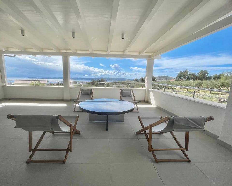 View (from property/room), Balcony/Terrace