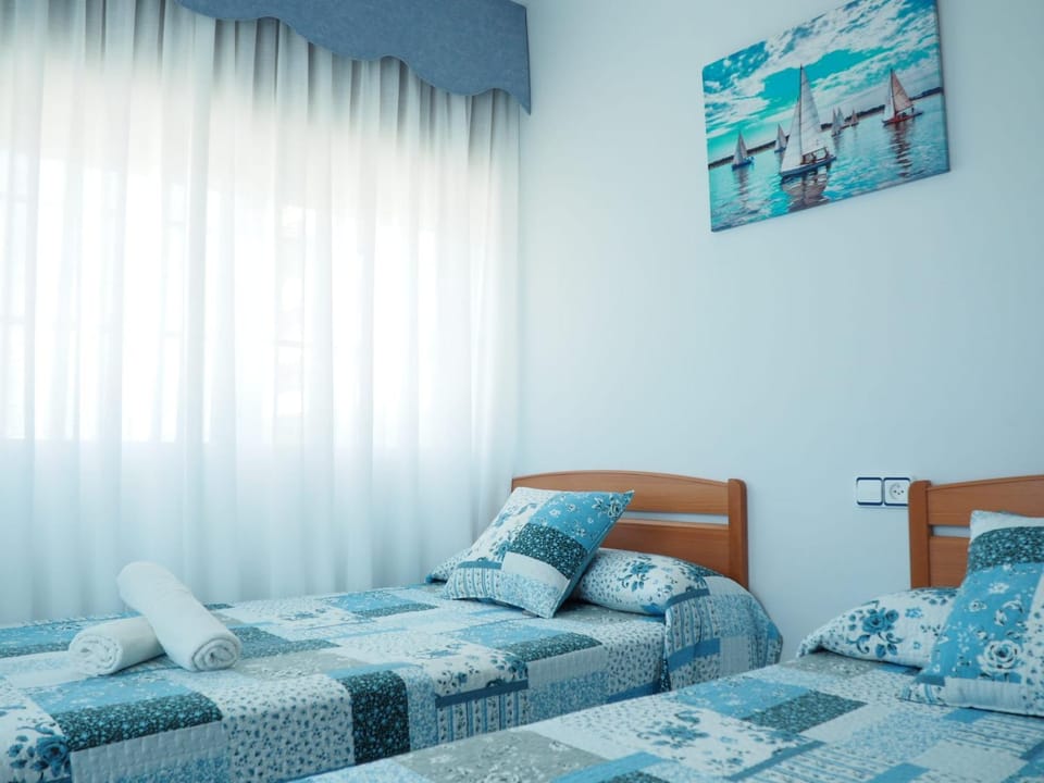 Bathroom, TV and multimedia, Bedroom, storage, towels