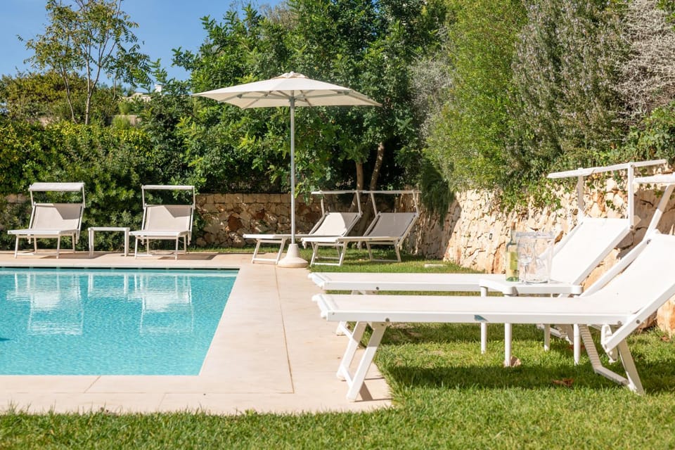 Patio, Day, Natural landscape, Garden, Garden view, Pool view, Swimming pool, sunbed