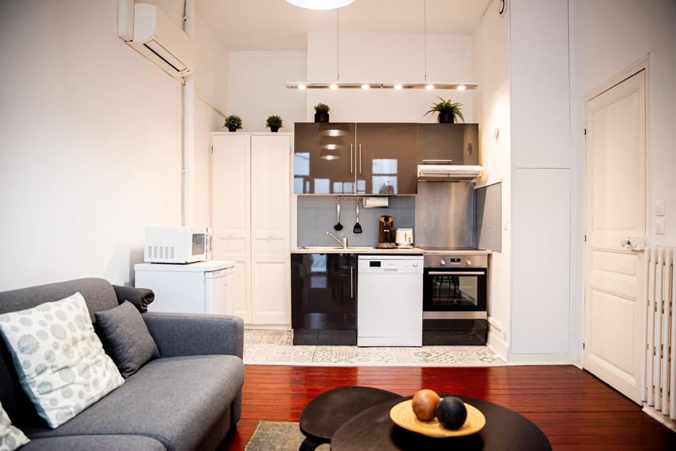 dishwasher, oven, stove, toaster, kitchen