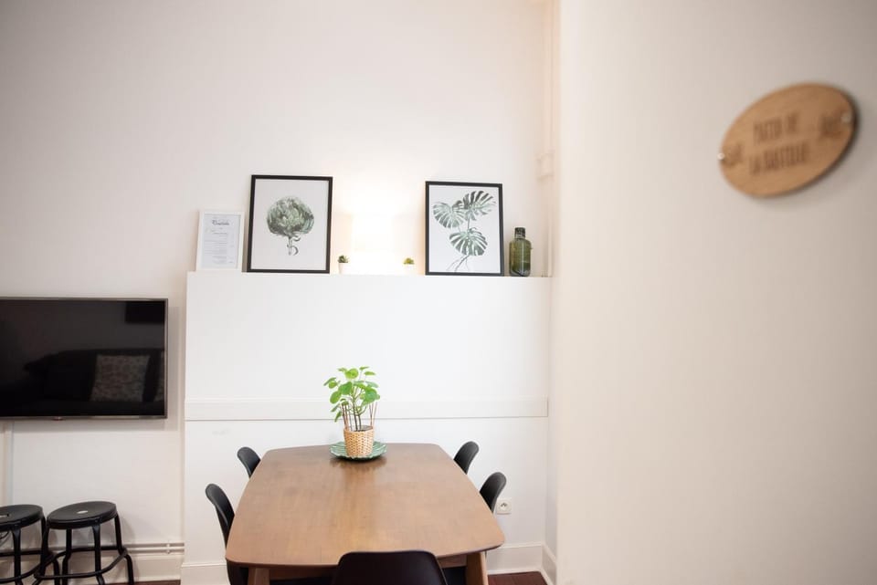 TV and multimedia, Dining area