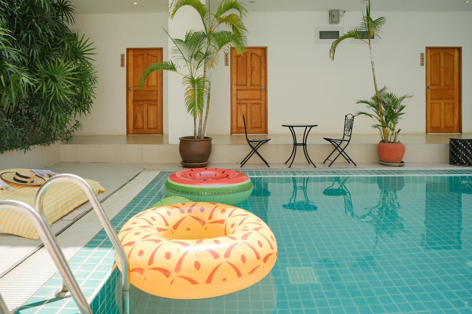 Seating area, Swimming pool
