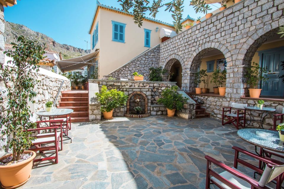 Patio, Day, Garden