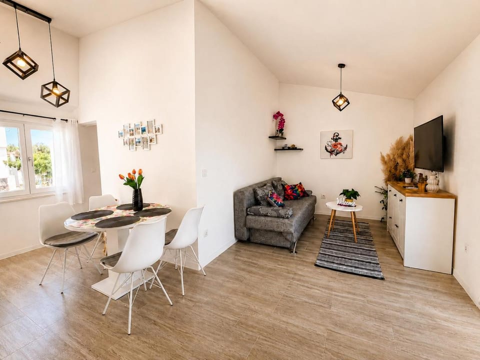 Apartment Svilan - terrace with sea view and nature Apartment in Šibenik-Knin County, Croatia