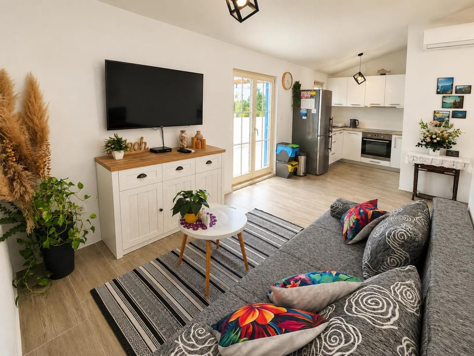 Apartment Svilan - terrace with sea view and nature Apartment in Šibenik-Knin County, Croatia