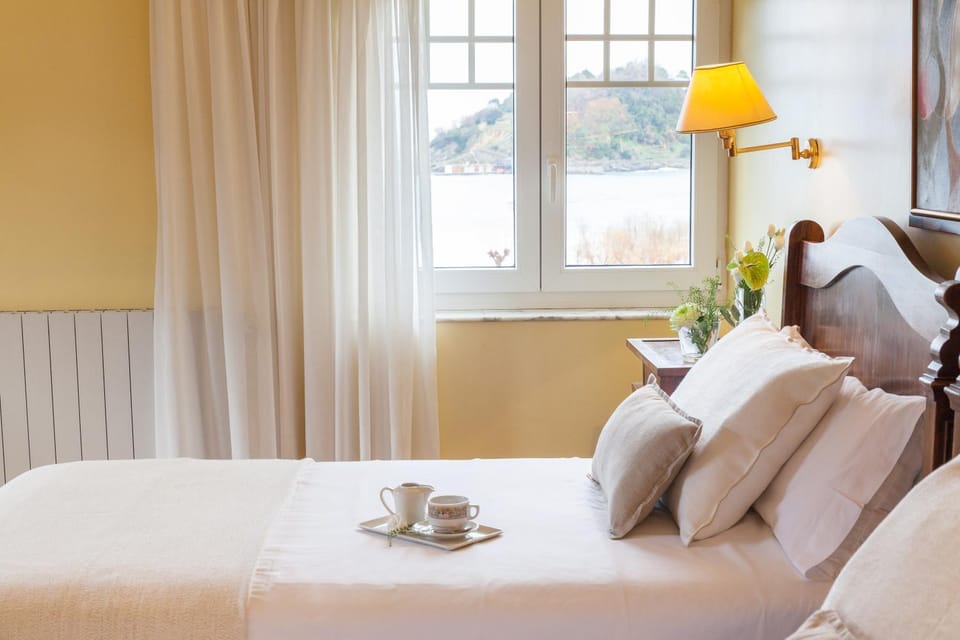 Bed, Photo of the whole room, Bedroom, Sea view