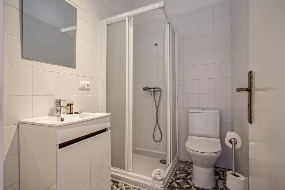 Bathroom, Decorative detail