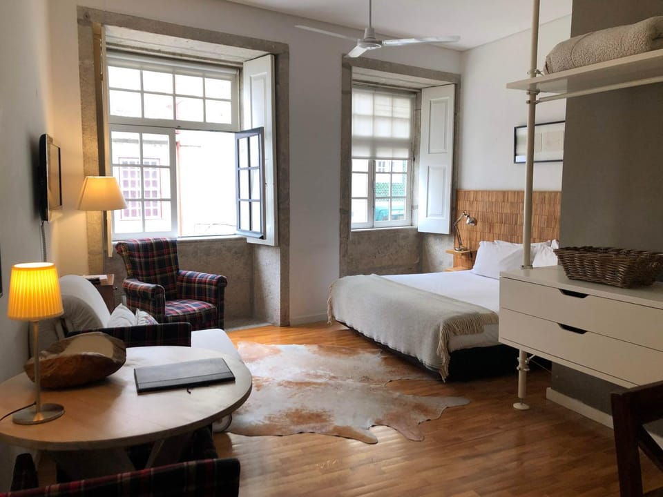 Photo of the whole room, Decorative detail