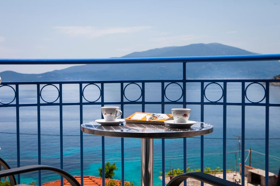 View (from property/room), Balcony/Terrace, Sea view