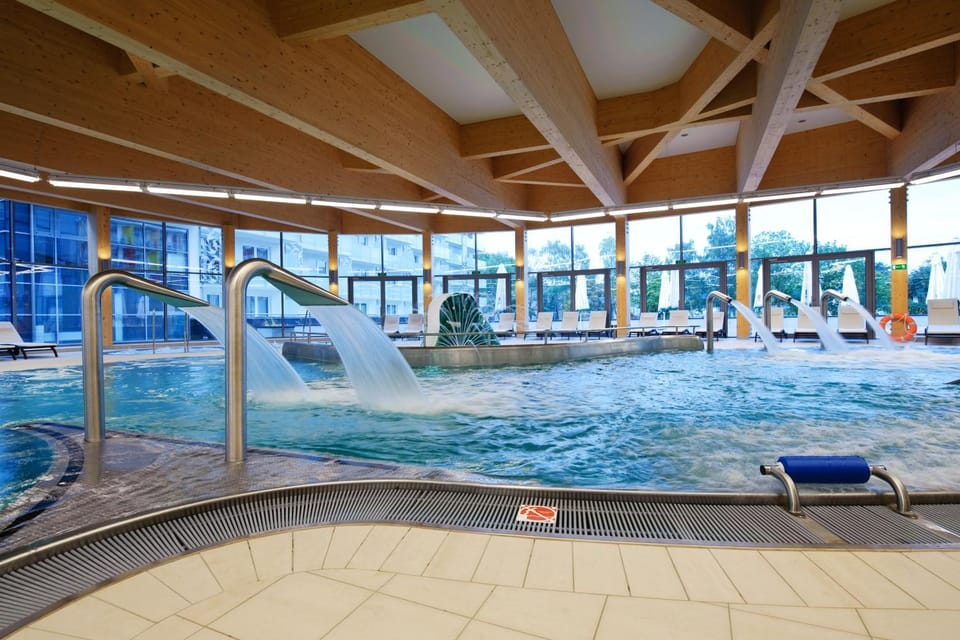 Swimming pool, Swimming pool