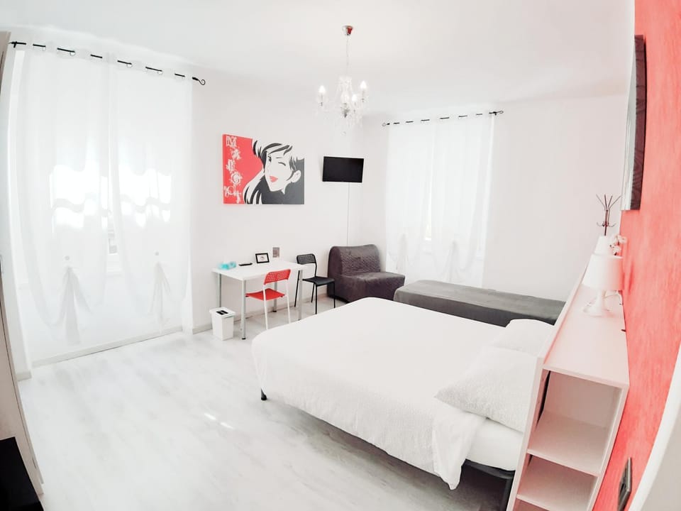Bed, Photo of the whole room, Decorative detail