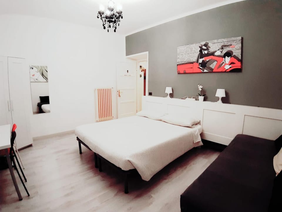 Bed, Other, Photo of the whole room, Decorative detail