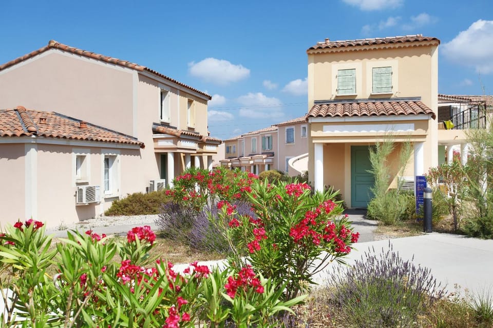 Property building, Garden