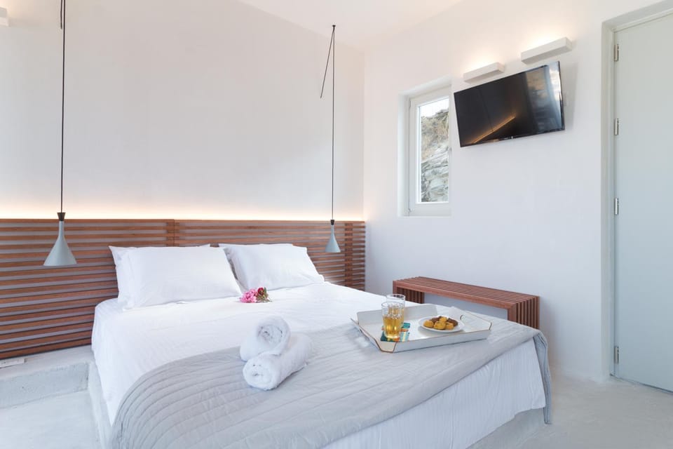 Bed, Photo of the whole room, Decorative detail, Bedroom