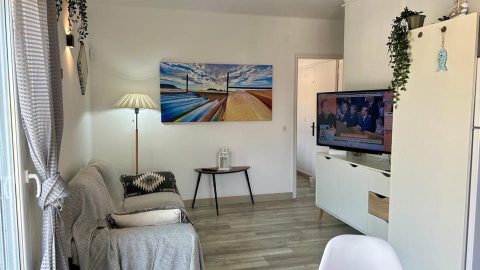 Communal lounge/ TV room, Living room, Seating area
