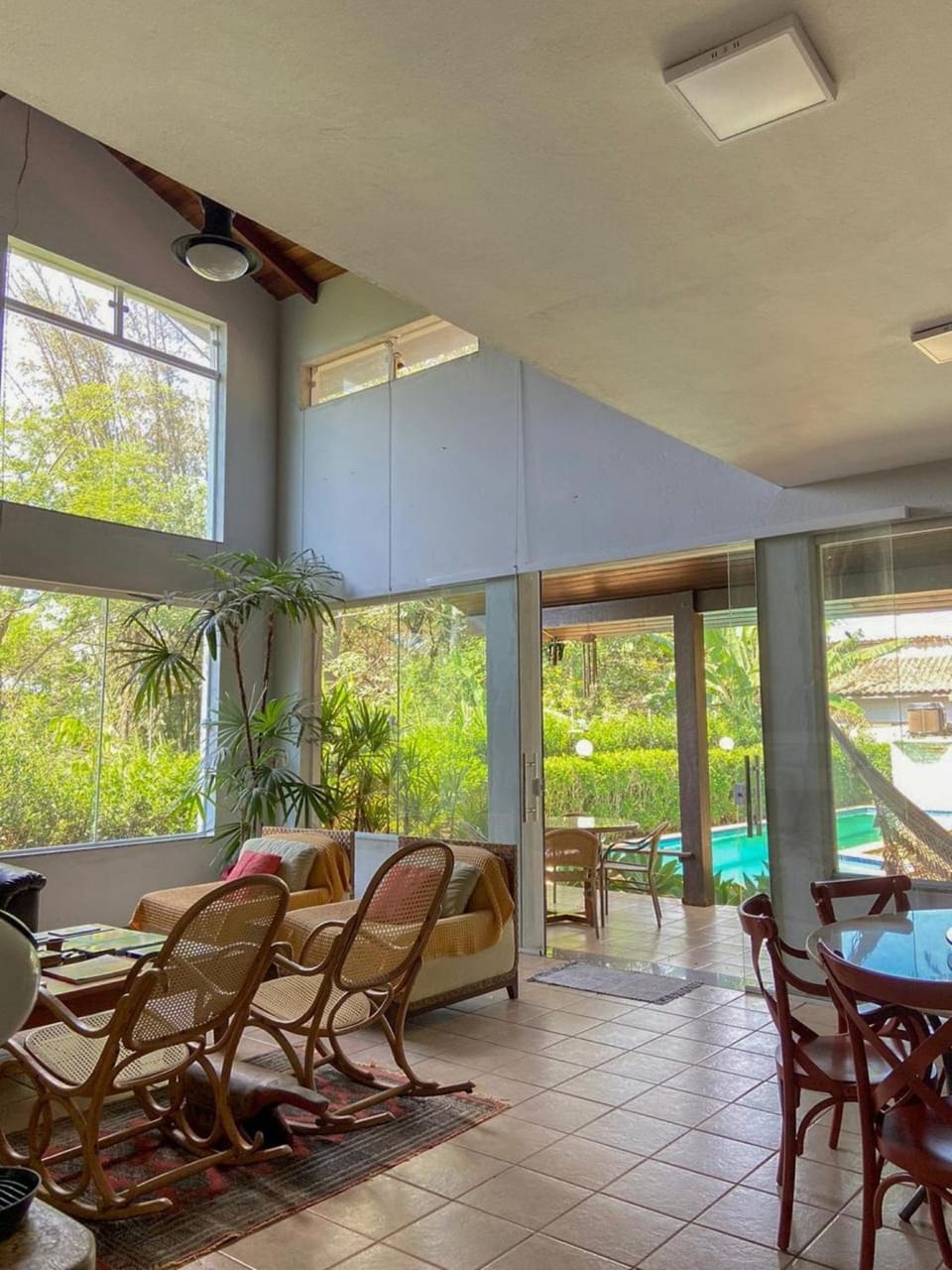 Kitchen or kitchenette, Swimming pool