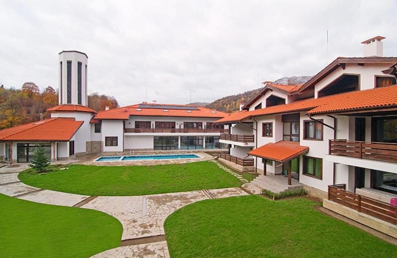 Property building, Day