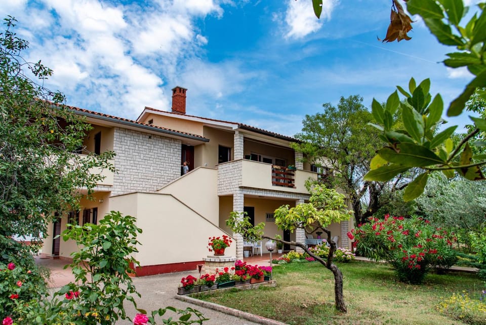 M & A Valbandon, Fažana - B Apartment in Fažana