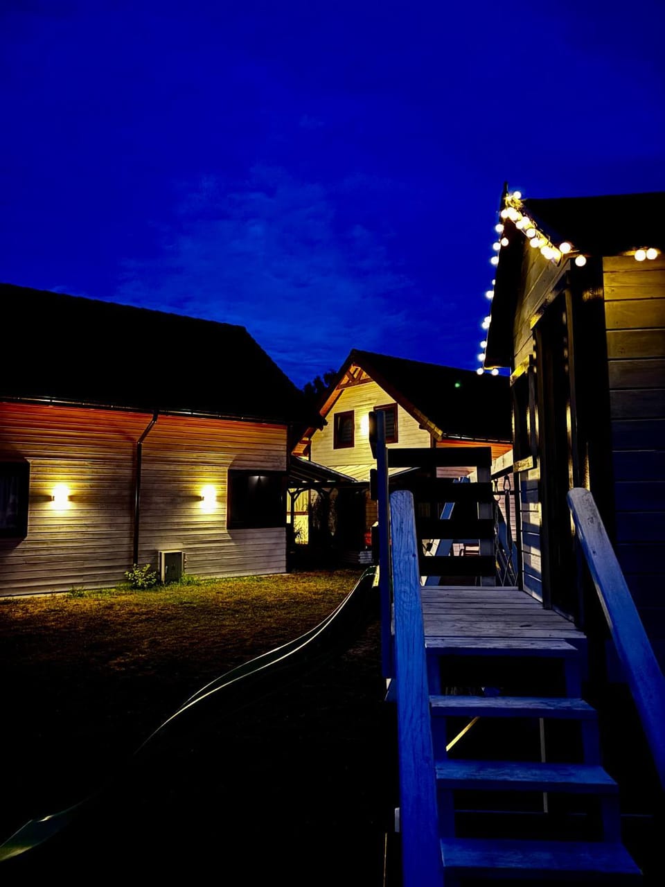 Białe Domki Mrzeżyno, domki dla rodzin, ogród, plac zabaw Nature lodge in West Pomeranian Voivodeship, Poland