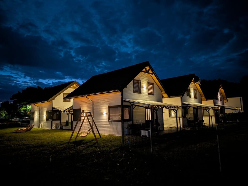 Białe Domki Mrzeżyno, wypoczynek w ciszy i zieleni Nature lodge in West Pomeranian Voivodeship, Poland