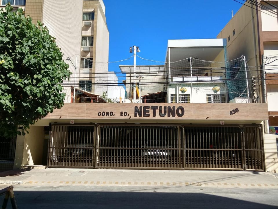 Property building, Facade/entrance, BBQ facilities, Balcony/Terrace, Street view