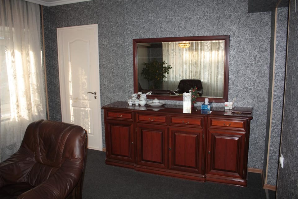 Decorative detail, Seating area