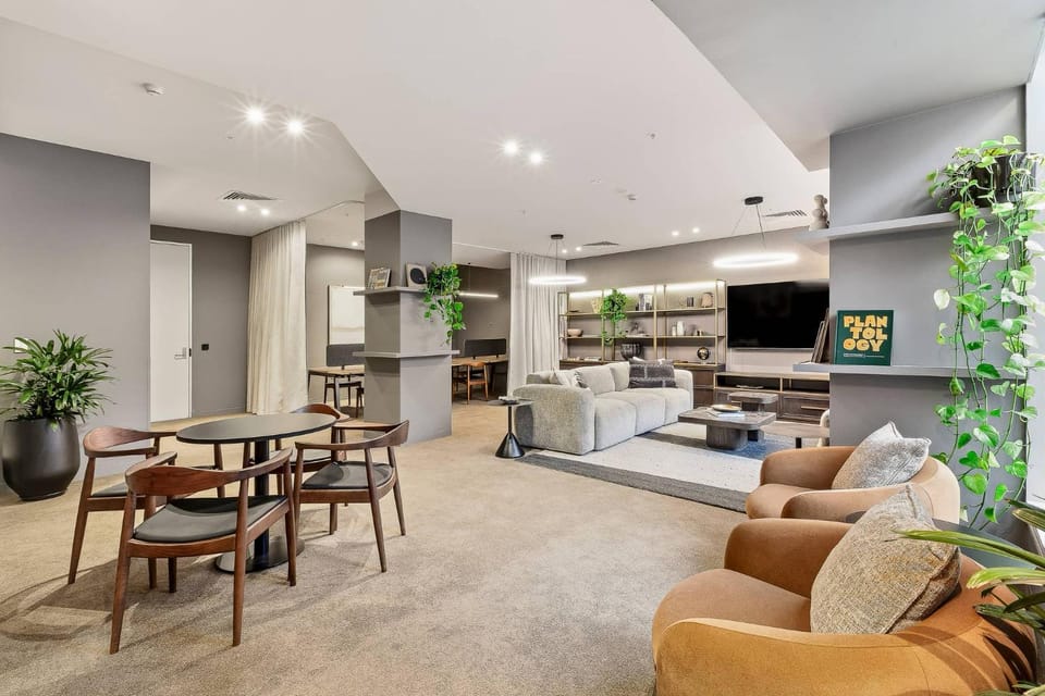 Communal lounge/ TV room