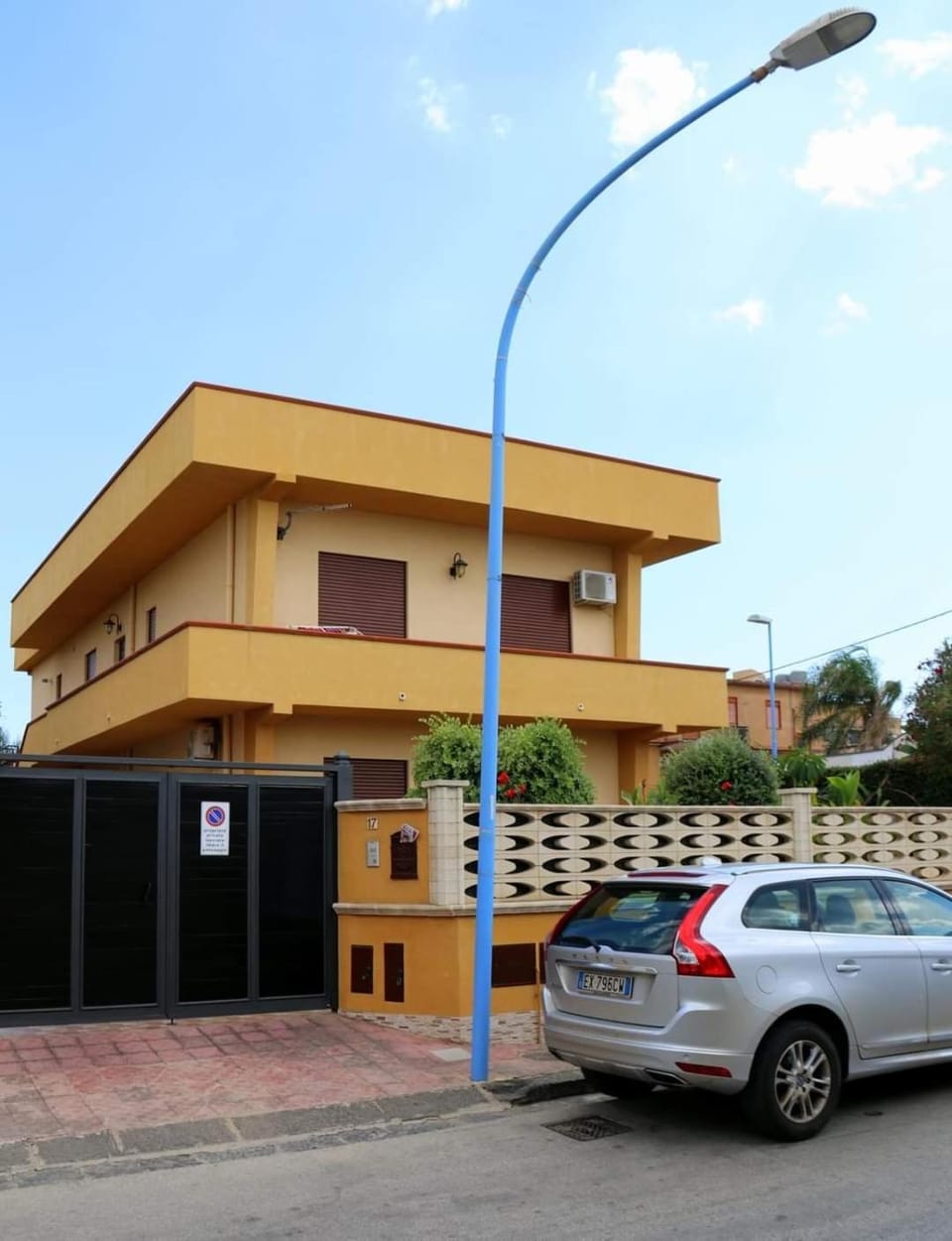 Property building, Street view