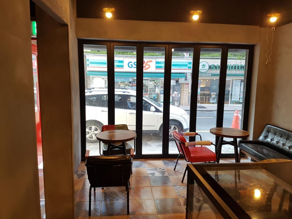 Restaurant/places to eat, Seating area, Internal: Not applicable to any particular room