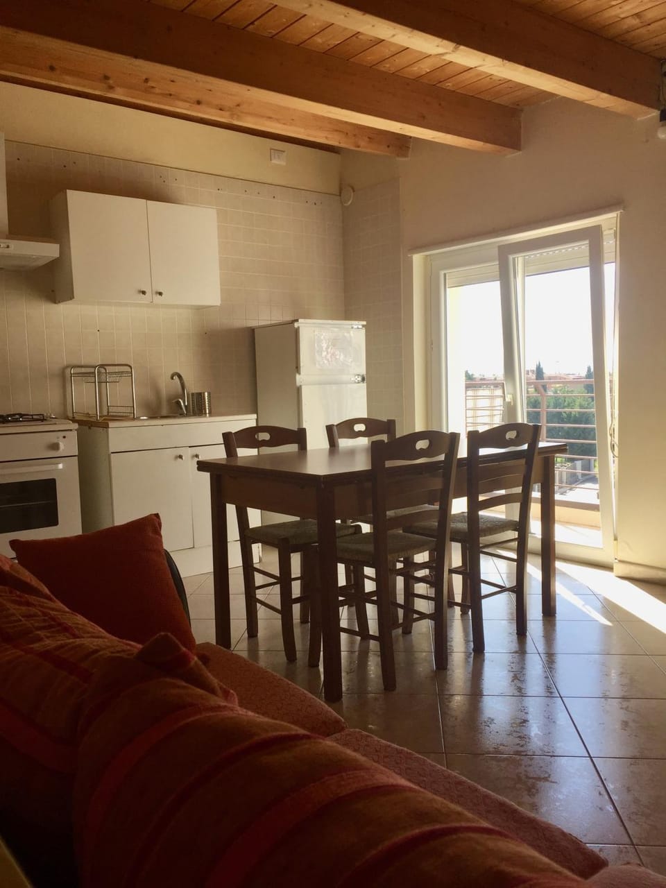 Kitchen or kitchenette, Living room