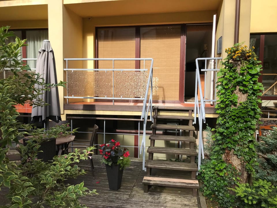 Property building, Balcony/Terrace