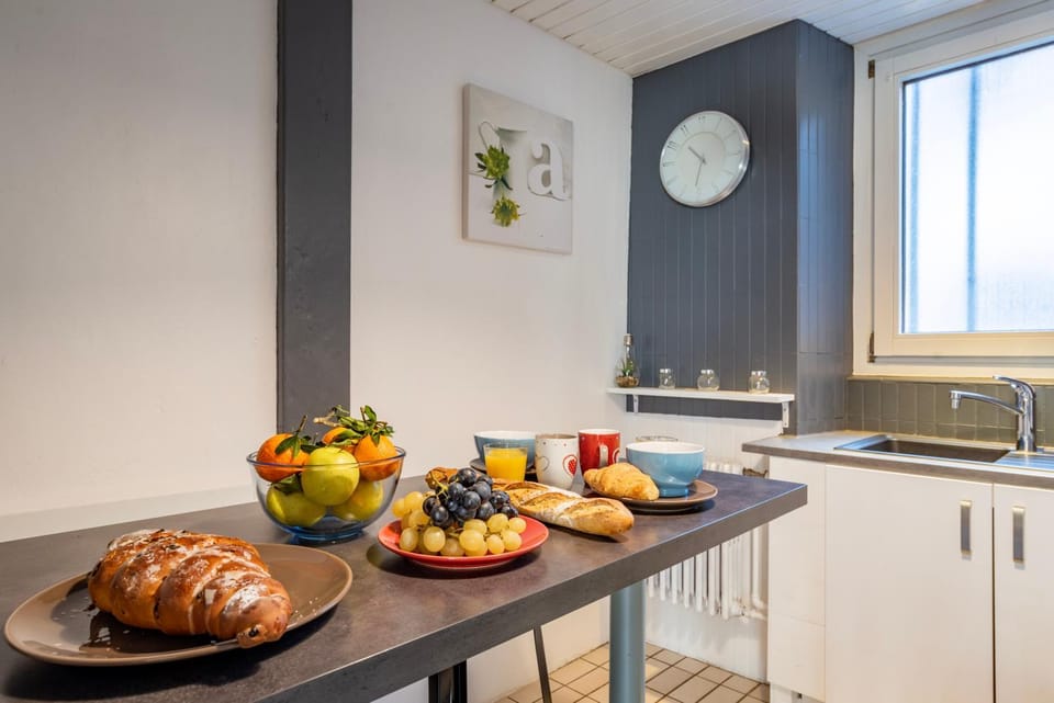Dining area, kitchen