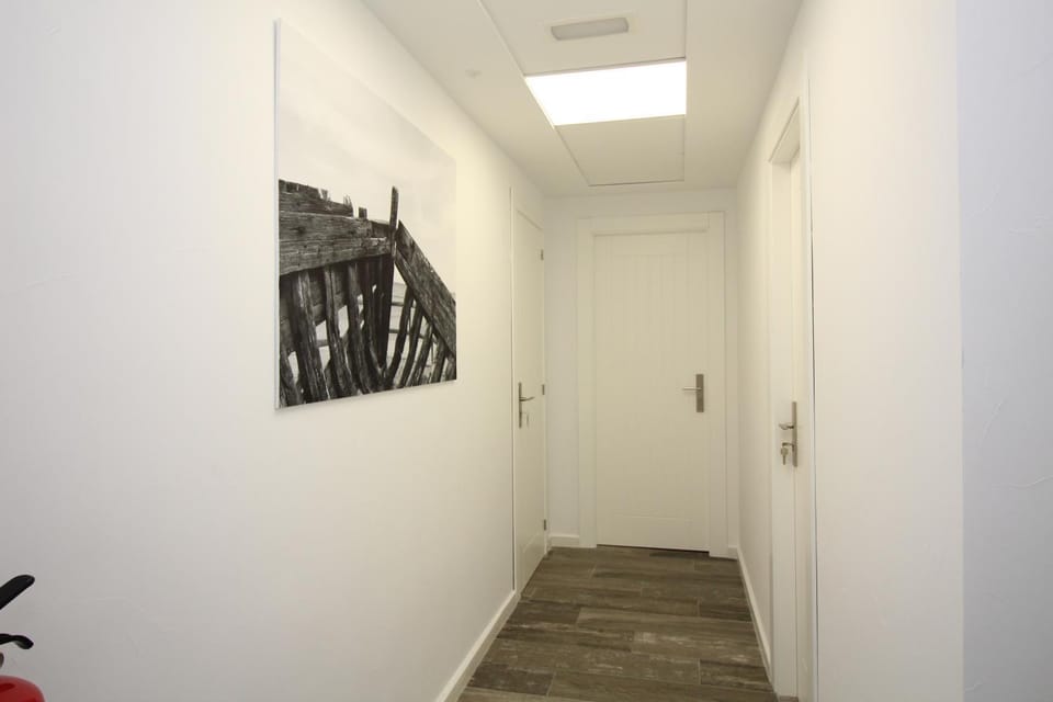 Decorative detail, Area and facilities