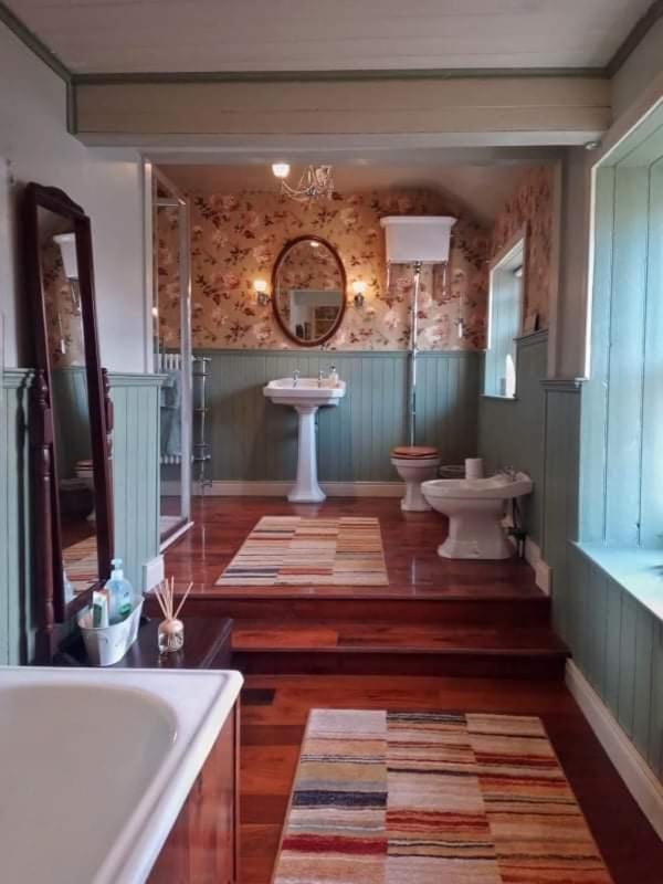 Toilet, Bathroom
