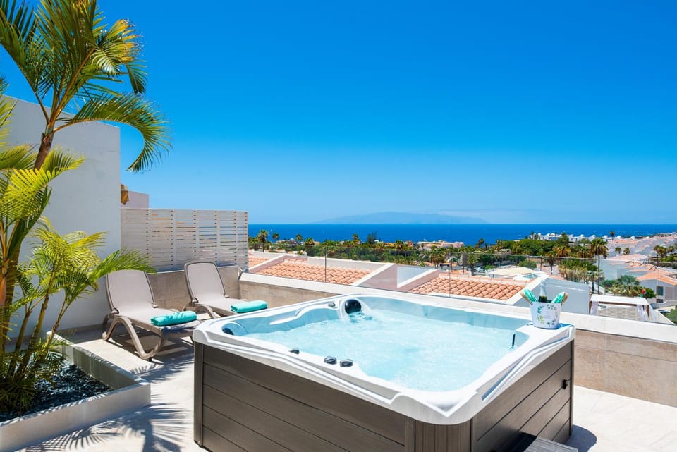 Hot Tub, Sea view, sunbed