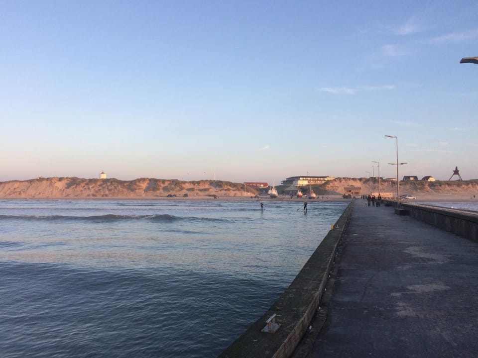 Nearby landmark, Neighbourhood, Beach, Area and facilities, Location