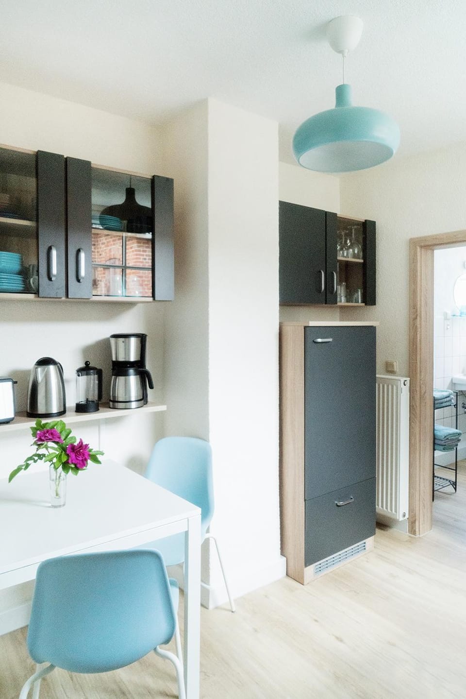 Coffee/tea facilities, Dining area, kitchen