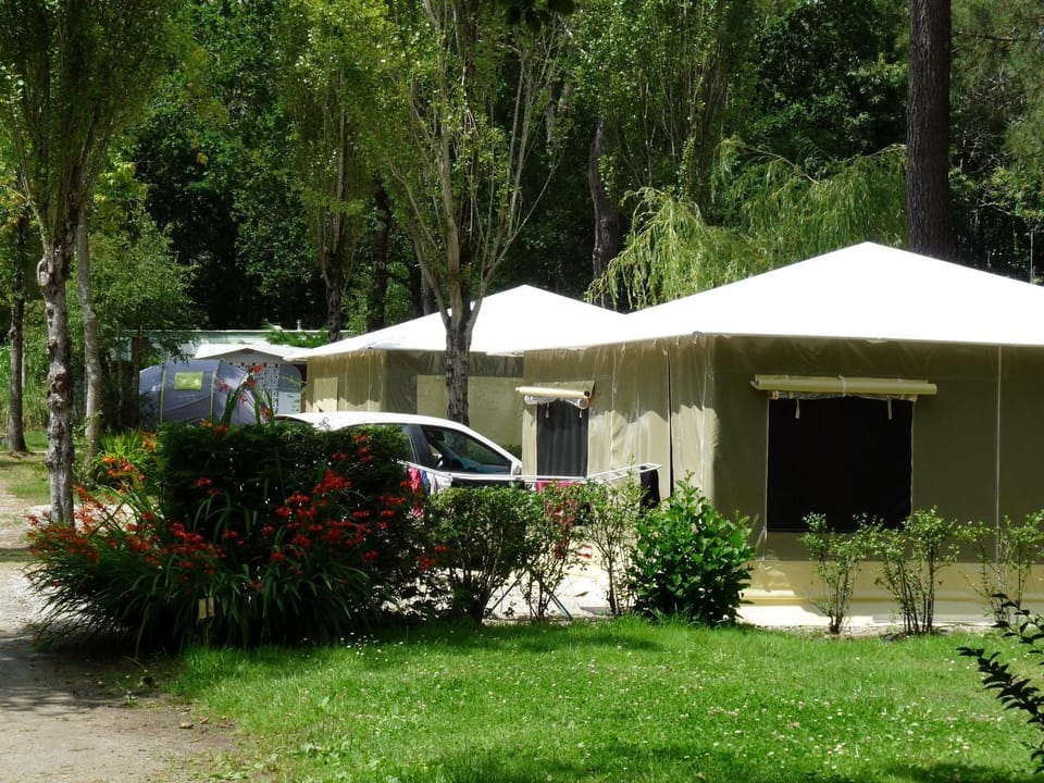 Camping Saint Laurent Campground/ 
RV Resort in Brittany