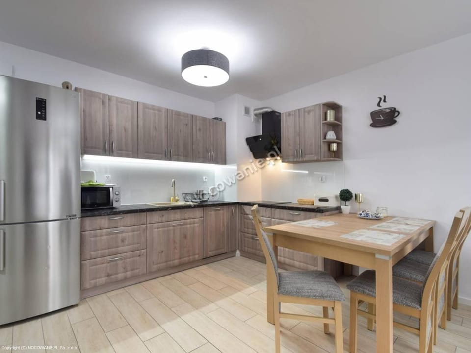 Kitchen or kitchenette, Dining area, dishwasher, minibar, pet friendly, stove
