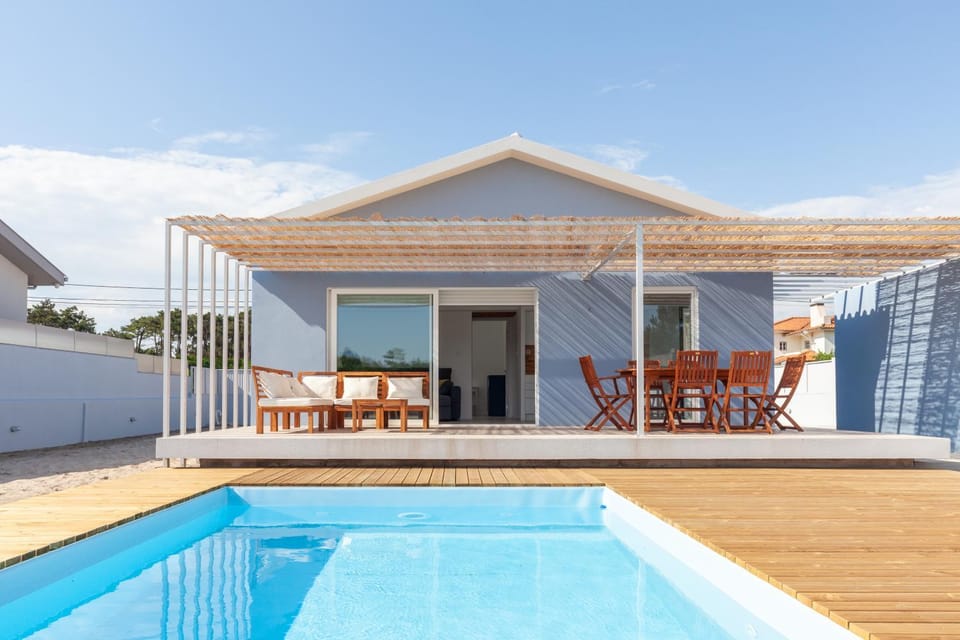 Property building, Balcony/Terrace, Swimming pool