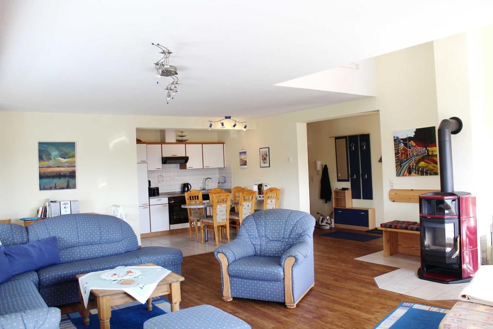 Communal lounge/ TV room, Living room, Seating area, Dining area, pet friendly