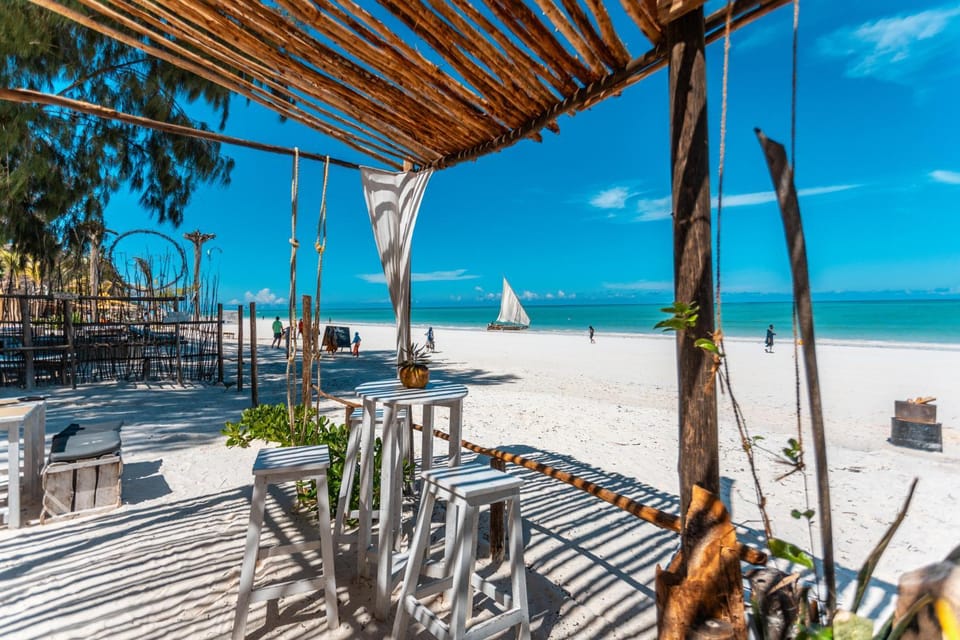 Restaurant/places to eat, Beach, Sea view