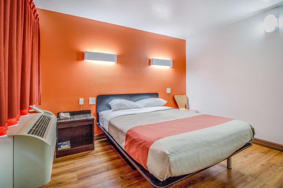 Photo of the whole room, Bedroom, On site